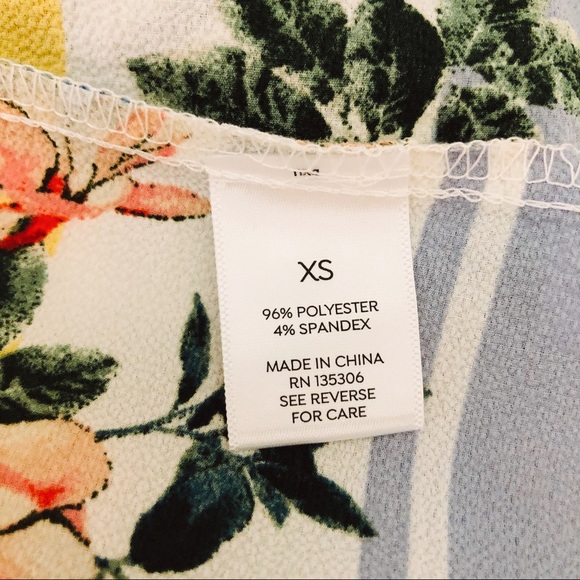 Westport Size XS Floral Bell Sleeve Blouse Top - Picture 7 of 8